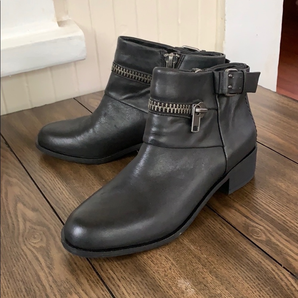 Joe’s Black Leather booties!